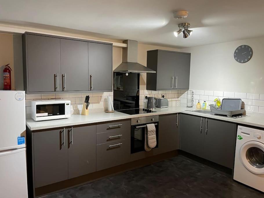 Maple House - 2 Bedroom House With Free Parking In Town By Shortstays4U King's Lynn Exteriör bild